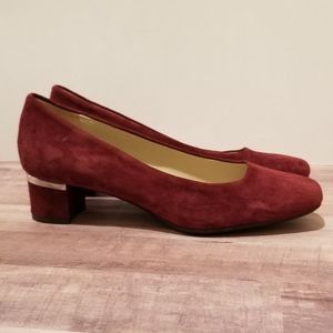 Sale! Naturalizer Short Heel Pumps